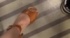 電車に乗っていた女性→ふと足元を見てみると……