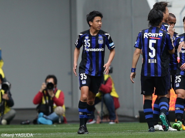 万雷の拍手を浴びた新スタジアムと18歳DF初瀬亮…G大阪の未来を紡ぐ“2つのデビュー”