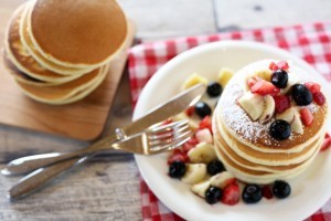 パンケーキとホットケーキ　見た目同じで名前が違うのはなぜ？