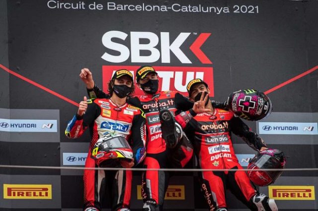 カタルーニャGPのレース1で表彰台を獲得したレディング、リナルディ、バッサーニ