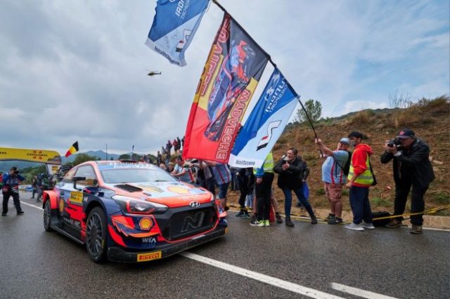優勝したティエリー・ヌービル(ヒュンダイi20クーペWRC) 2021年WRC第11戦スペイン