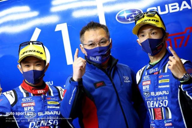 2021スーパーGT第8戦富士 GT300クラスのポールポジションを獲得した井口卓人と山内英輝(SUBARU BRZ R&D SPORT)