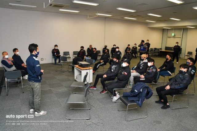 スーパーフォーミュラ鈴鹿合同テストの1日目、ドライバーたちで構成されるFRDAがレースディレクターと意見交換を行った。