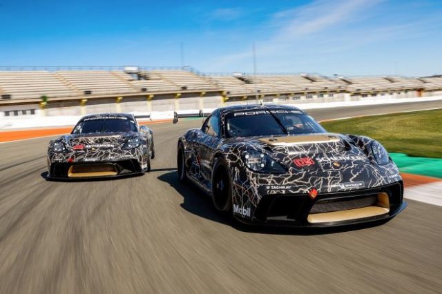 ポルシェ718ケイマンGT4 eパフォーマンス
