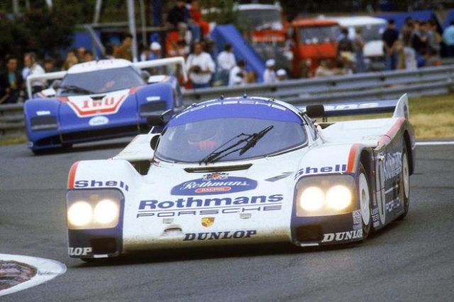 1986年のポルシェ962C。ロスマンズカラーはワークスの代名詞ともなった。