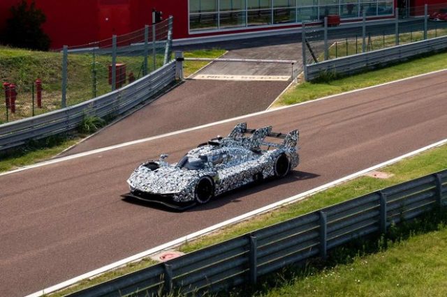 2022年7月、フィオラノでシェイクダウンされたフェラーリの新型ル・マン・ハイパーカー。2023年のWECデビューが予定されている。