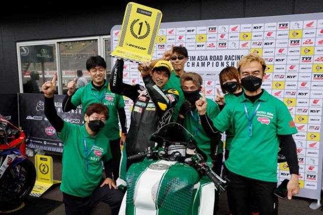 SS600 レース2:ダブルウインの荒川晃大(MOTO BUM HONDA)/2022FIMアジアロード第3戦日本ラウンド
