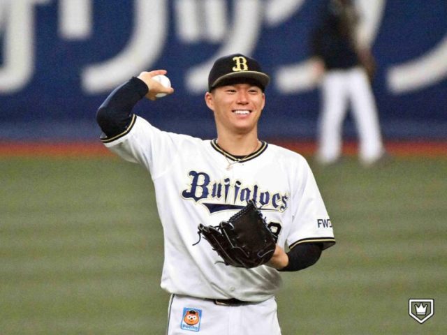 負けられない今季最終戦を前に、笑顔で調整するオリックス・山本由伸〈写真=北野正樹〉