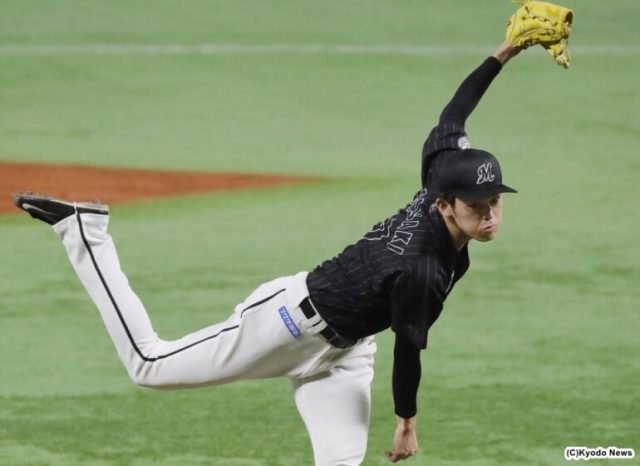 ソフトバンク戦に先発登板したロッテ・佐々木朗希 (C)Kyodo News