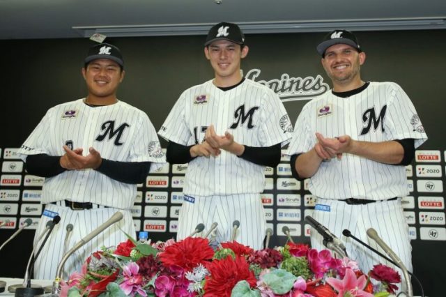 ファン投票でオールスター出場を決めた左からロッテの松川虎生、佐々木朗希、レアード(球団提供)