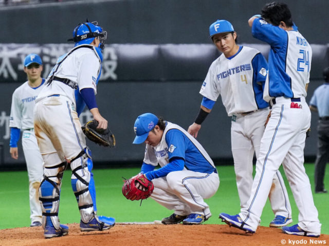 悔しさをあらわにする伊藤大海 (C) Kyodo News