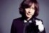 だいあもんどゆかい／1962年3月12日、東京都生まれ、埼玉県育ち。'86年、伝説のロックバンド「RED　WARRIORS」のボーカルとしてメジャーデビュー。人気絶頂期の'89年、わずか3年の活動で日本武道館公演を最後に解散。その後、「ダイアモンドユカイ」として、ソロ活動を開始する。現在は音楽活動を中心に舞台・映画・バラエティー番組に出演するなど幅広く活動する。　