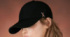 バザール Stud logo over fit ball cap ローズゴールドスタッド（出典：Amazon）