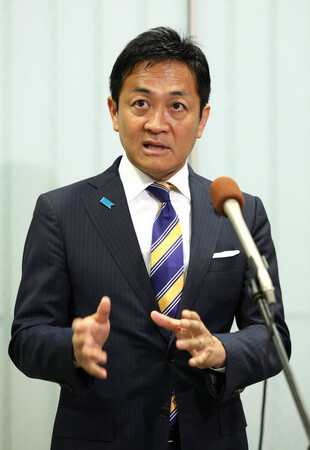 参院選を受け、取材に応じる国民民主党の玉木雄一郎代表=21日午後、東京都港区