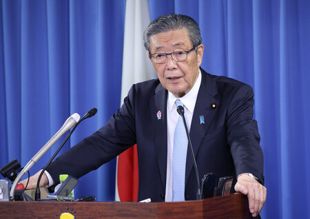記者会見する自民党の森山裕幹事長=29日午前、東京・永田町の同党本部