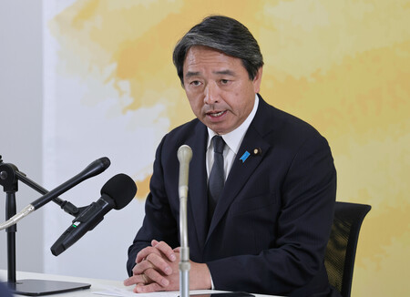 記者会見する国民民主党の榛葉賀津也幹事長=31日午後、国会内