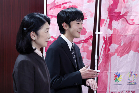 ¥ª¥ê¥¨¥ó¥Æ¡¼¥ê¥ó¥°Áª¼êÃĤȼêÏäDzñÏ䵤ì¤ë½©¼ÄµÜ¤´É׺ʤÎĹÃËͪ¿Î¤µ¤Þ¤È¡¢½©¼ÄµÜÈÞµª»Ò¤µ¤Þ¡á£²£²Æü¸á¸å¡¢ÅìµþÅÔÂçÅçÄ®¡ÊÂåɽ»£±Æ¡Ë