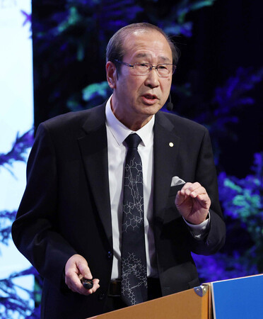 記念講演するノーベル化学賞に選ばれた京都大の北川進特別教授=8日、ストックホルム