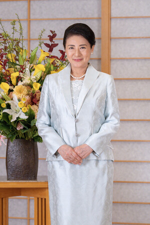 £¶£²ºÐ¤ÎÃÂÀ¸Æü¤òÁ°¤Ë¼Ì¿¿»£±Æ¤ËÎפޤì¤ë¹Ä¹¡¤µ¤Þ¡á£³Æü¡¢¹Äµï¡¦¸æ½ê¡ÊµÜÆâÄ£Äó¶¡¡Ë