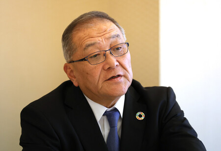 インタビューに応じる大阪ガスの藤原正隆社長=2日、大阪市中央区