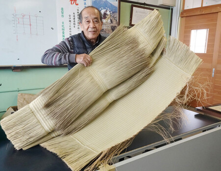 文化財畳技術保存会の磯垣昇代表理事=11月28日、京都市南区