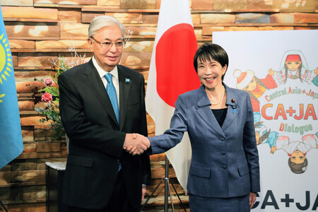 Æü¥«¥¶¥Õ¥¹¥¿¥ó¼óǾ²ñÃÌÁ°¤Ë°®¼ê¤¹¤ë¹â»ÔÁáÉļóÁê¡Ê±¦¡Ë¤È¥«¥¶¥Õ¥¹¥¿¥ó¤Î¥È¥«¥¨¥ÕÂçÅýÎΡᣱ£¸Æü¸á¸å¡¢¼óÁ괱š