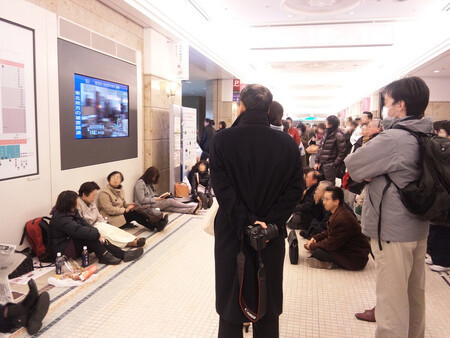 ��������̺�ȯ�����˵�����Ԥ�������줿�ݥӥ�ǡ��˥塼���򸫤�ͤ����ᣲ������ǯ����ʻ�ɩ�Ͻ��󶡡����������������Ƥ��ޤ���