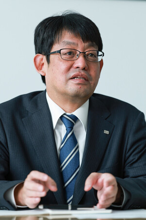 ���󥿥ӥ塼�˱������ΤŤ��껺��ϫƯ�ȹ�ʣʣ��͡ˤΰ²��⸭����Ĺ������Թ���