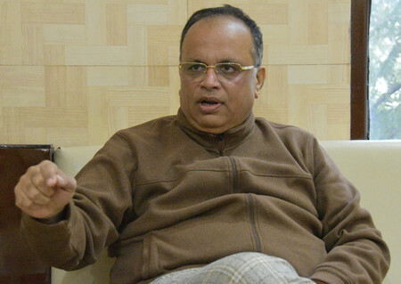 ���˱����륮�������ϫƯ�ȹ�Υ��󥸥�����������ɽ�ᣱ�������˥塼�ǥ꡼