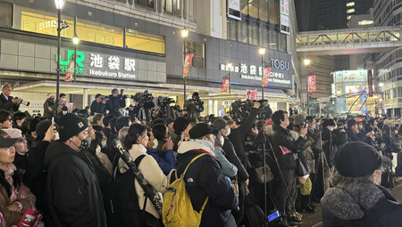 �줤�￷���Ȥλ�����Ϻ��ɽ�γ�Ƭ�����ʹ���ٻ��Ԥ�ᣵ����塢�����˭���