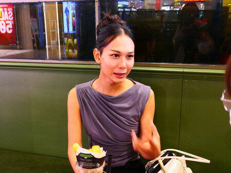 ���󥿥ӥ塼�˱�����ʥѥåȡ����ॵ��󥰤���ᣱ��������Х󥳥�