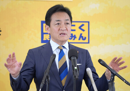 記者会見する国民民主党の玉木雄一郎代表=12日、国会内