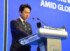 アジア安全保障会議（シャングリラ会合）で演説する小泉進次郎防衛相＝５月３１日、シンガポール