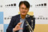 記者会見する経済同友会の山口明夫代表幹事＝１５日午後、東京都千代田区