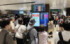 地震の影響で東北新幹線が運転を見合わせ、混雑するＪＲ仙台駅＝２５日午前、仙台市