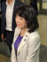 記者団の取材に応じる片山さつき財務相＝２３日、財務省