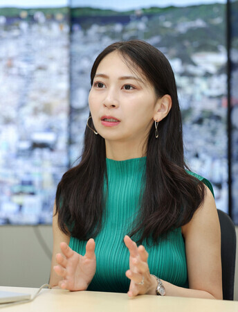 ゲーム「マインクラフト」を活用し平和学習のワークショップを行う、東大大学院の片山実咲さん=7月11日、東京都文京区