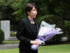 千鳥ケ淵戦没者墓苑で献花に向かう高市早苗首相＝１５日午前、東京都千代田区