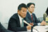 記者会見する不動産会社「プレサンスコーポレーション」（現プレサンス）の山岸忍元社長（左）＝１７日午後、大阪市