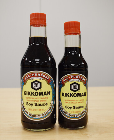 キッコーマンが米国で製造するしょうゆ=18日、米ウィスコンシン州ジェファーソン