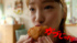 ローソン新テレビCM「まんまる鶏ガブじゅわ！」篇より