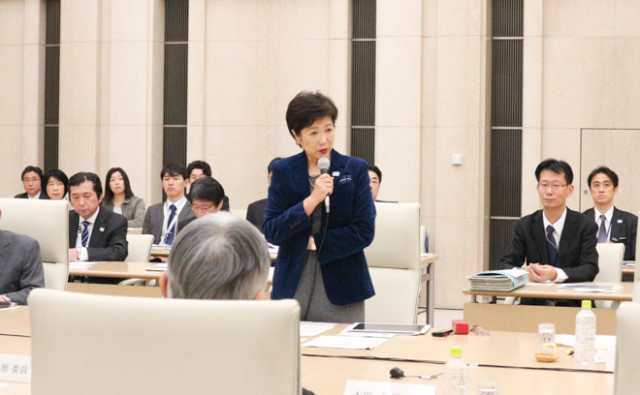 「東京都観光ボランティア」の制服を巡って再び議論