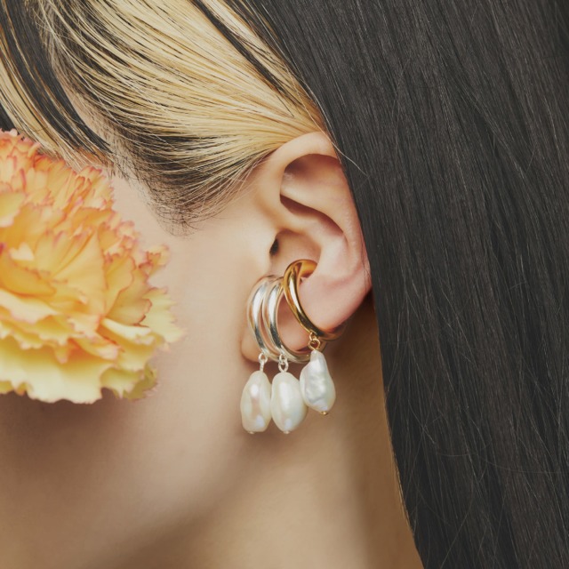 <br /> ear cuff(税込2万900円)<br /><br /> Image by: nori enomoto<br />