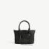 
                    日本限定「LE CITY BASKET SMALL」16万3900円 

                    Image by: Courtesy of Balenciaga
                  