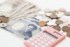 老後生活の収入の柱になる「老齢年金」ですが、年金制度に関することは難しい用語も多く、ますます不安になってしまう人もいるのでは？ 今回は、現在61歳。あと2年間、月収14万円のパートを続けると、どのぐらい年金が増えるのかについてです。