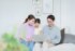 老後は誰にでも訪れます。最近では年齢を重ねた人々の生活苦のニュースが多く流れているため、不安に感じる人は少なくありません。では、「貧乏老後」にならないためには、どのようにお金を貯めていけばよいのでしょうか？