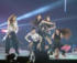 ライブパフォーマンスを披露するMEOVV（撮影・小島史椰）
