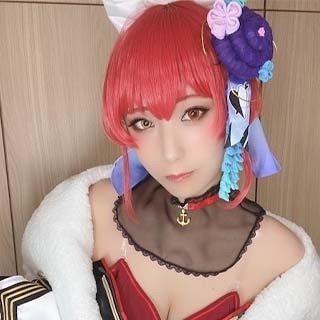 コスプレイヤーつんこがセクシーな「VTuber宝鐘マリン」のお正月衣装